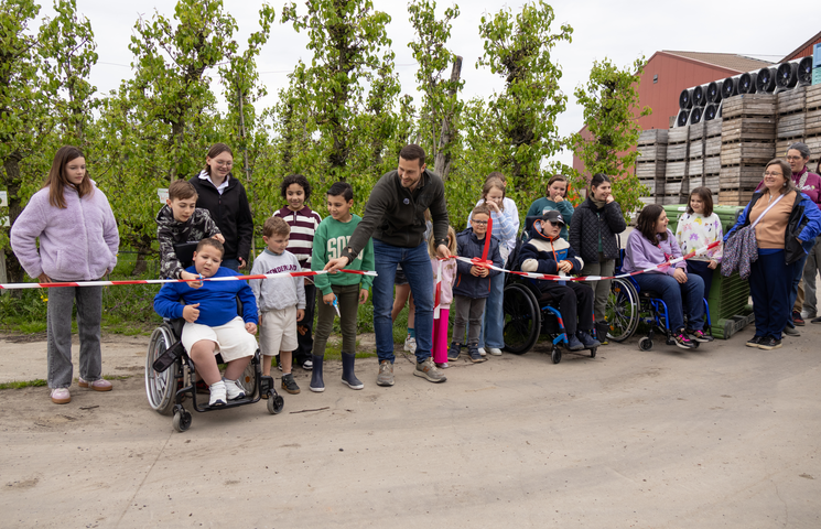 34 wenskinderen van Make-A-Wish openen hun wensbos bij Fruitsnacks